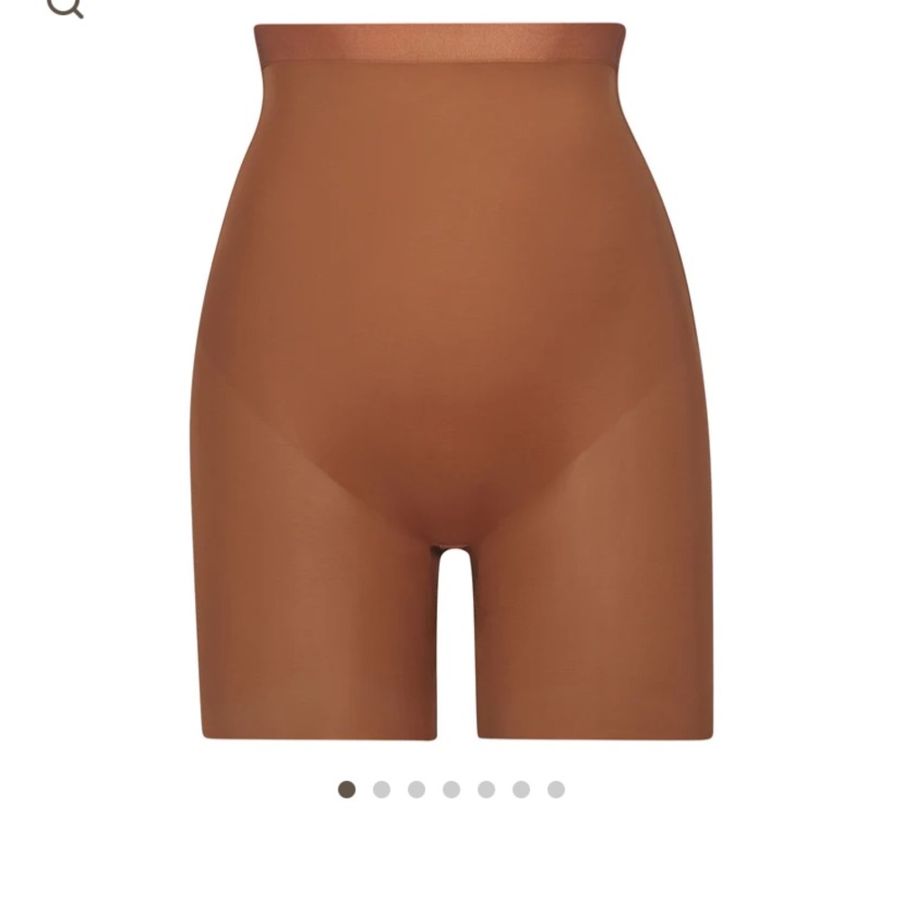 Skims Barely There Low Back Shorts, Bronze, size XXS